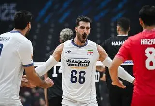 جلسه فوری پیاتزا با بازیکنان در هتل