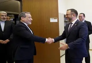 عراقچی با وزیر امور خارجه ونزوئلا تماس گرفت