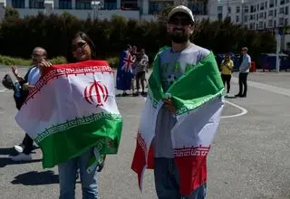 اولین طرفداران تیم ملی در سوفای (عکس)
