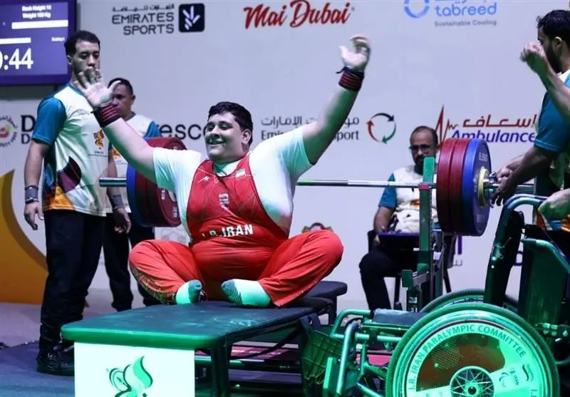 2 طلای پاراوزنه‌برداری با رکوردشکنی