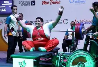 2 طلای پاراوزنه‌برداری با رکوردشکنی