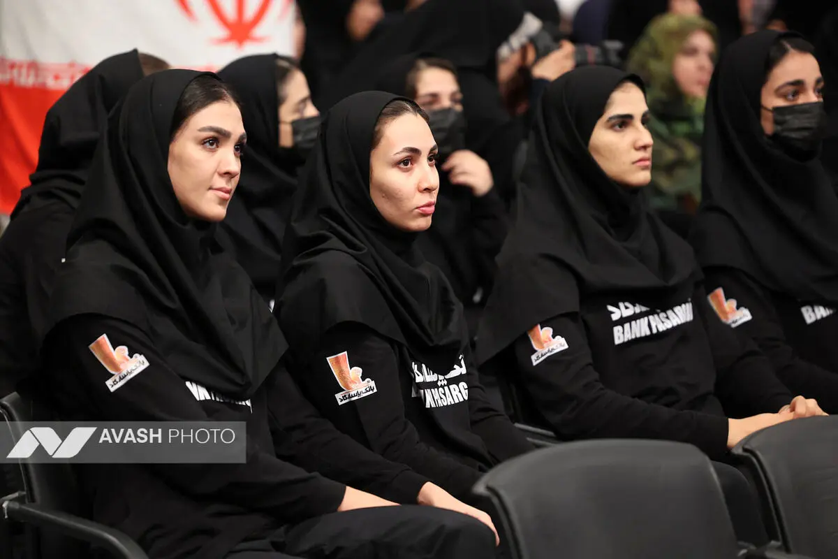 دیدار قهرمانان و مدال‌آوران ورزشی و المپیادهای علمی جهانی با رهبر انقلاب