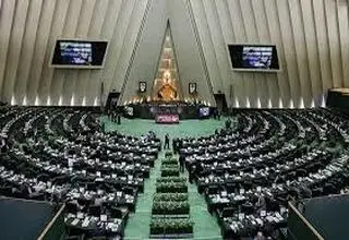 دوگانه بهارستانی‌ها در رفتار با پاستور 