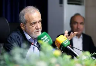 پزشکیان: منابع نفت و گاز داریم اما گرسنه هستیم!