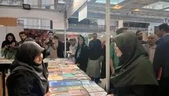 بازدید فاطمه مهاجرانی از نمایشگاه کتاب