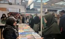 بازدید فاطمه مهاجرانی از نمایشگاه کتاب