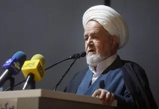 تکلیف اقامه نماز در وزاتخانه‌ها برعهده وزارت راه است 