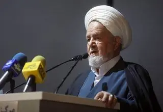 تکلیف اقامه نماز در وزاتخانه‌ها برعهده وزارت راه است 