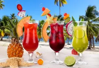 بهترین نوشیدنی‌ها برای جلوگیری گرمازدگی