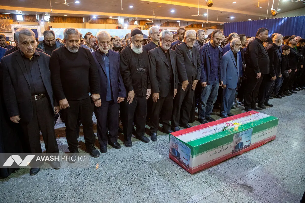 مراسم خاکسپاری پیکر شهید کمال خرازی