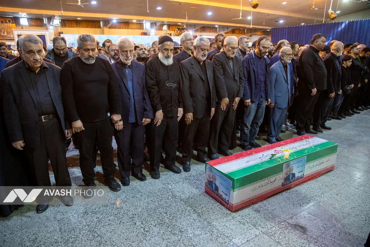 مراسم خاکسپاری پیکر شهید کمال خرازی