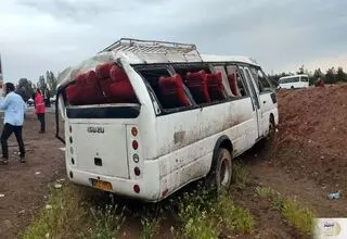 واژگون شدن سه اتوبوس و مینی بوس در جاده قم