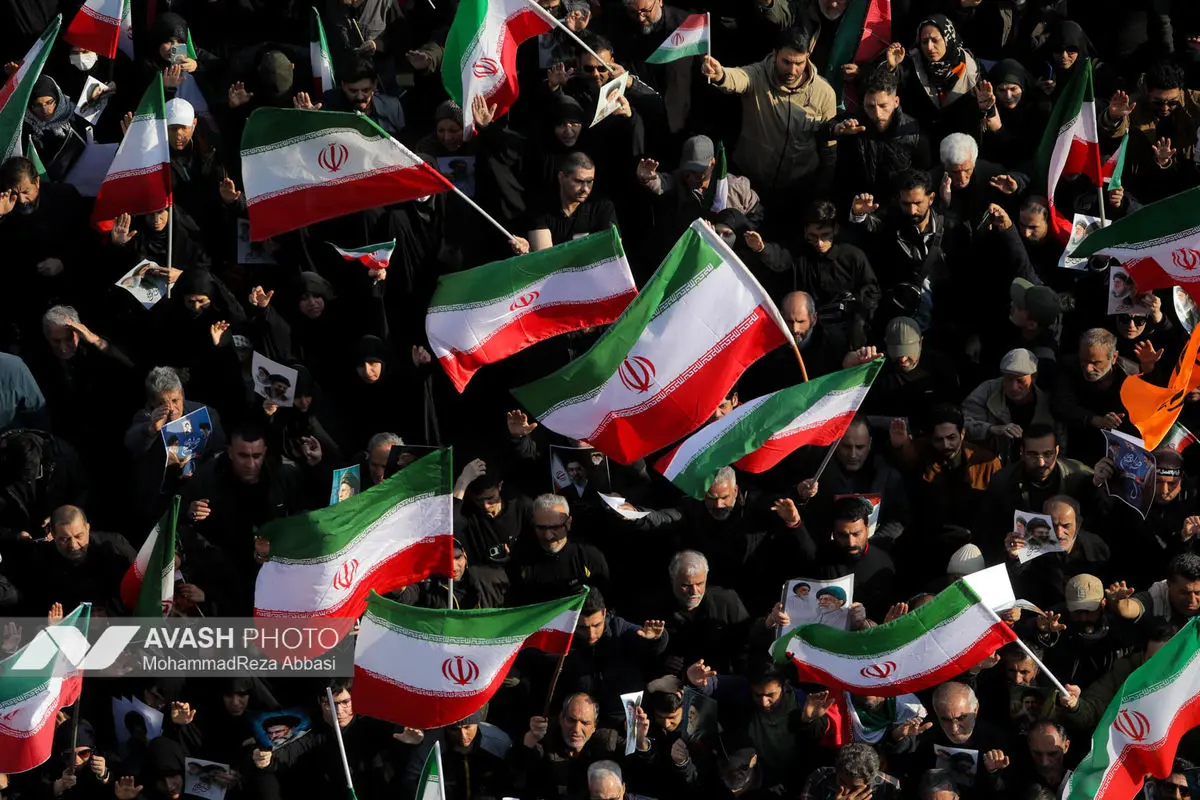 تشییع پیکر ۳۵ شهید جنگ رمضان در تهران