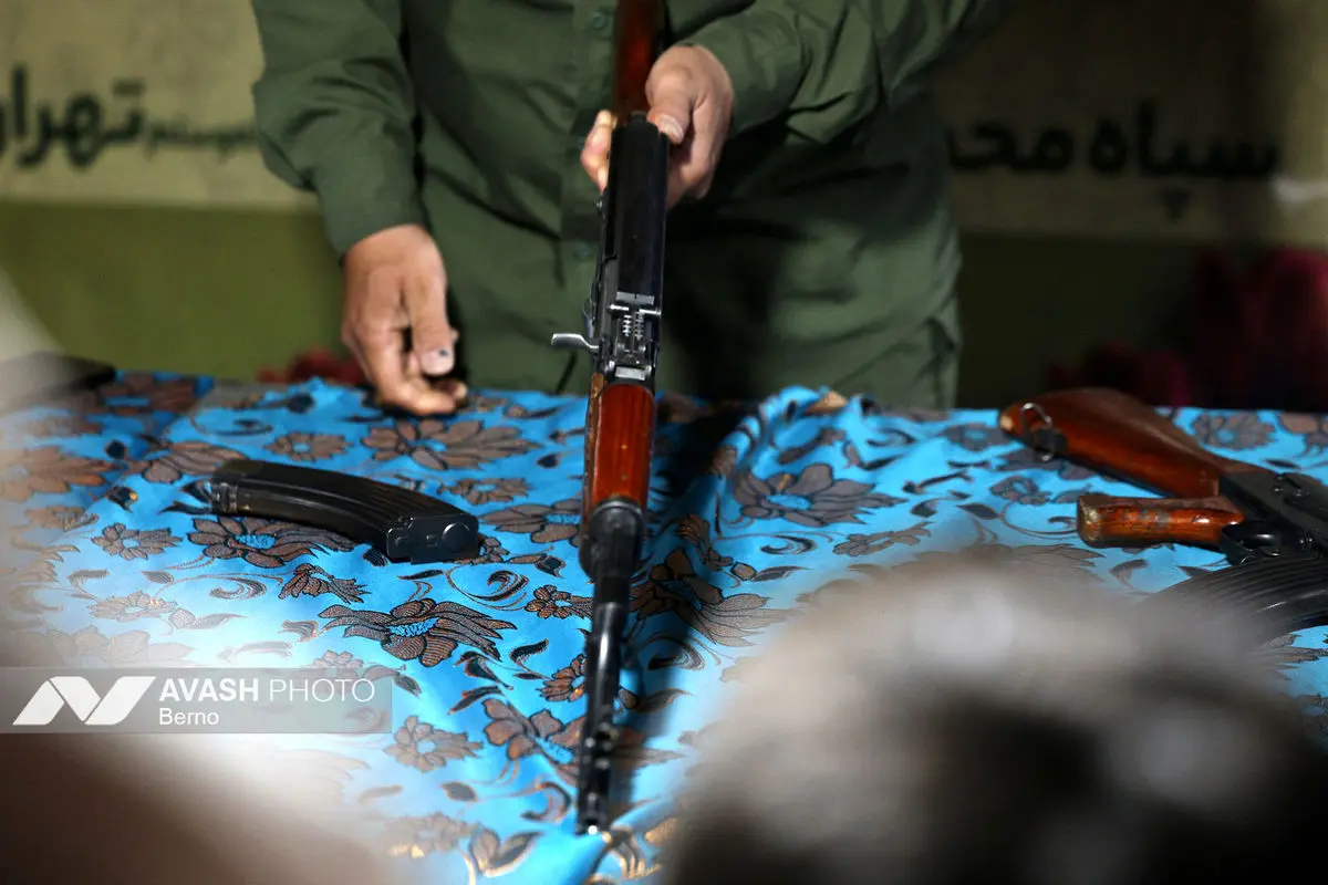 آموزش کار با سلاح در میدان ونک تهران