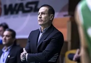 کوهیان: باید برای بازیکنان خارجی در بازی با استرالیا و نیوزیلند فکری کنیم