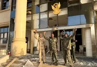ارتش سودان کنترل کاخ ریاست جمهوری را به دست گرفت 