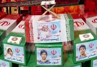 عکس دلخراش از عروسک‌ های کودکان شهید 