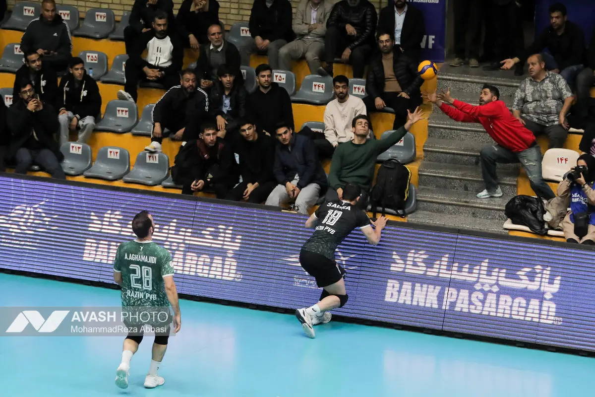 دیدار تیم های والیبال پیکان تهران و رازین پلیمر