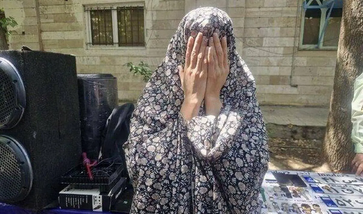 زن نظافتچی حرفه‌ای دزد طلا و دلار در تهران دستگیر شد!