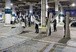 ظرفیت اسکان زائران مراسم تشییع پیکر رهبر شهید انقلاب در مشهد در پارکینگ‌های ۱ و ۳ حرم مطهر امام رضا(ع)