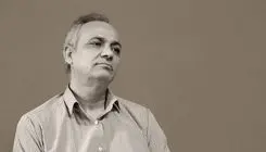 دستگاه رسمی تبلیغات کشور علیه هر نوع مذاکره سمپاشی می‌کند