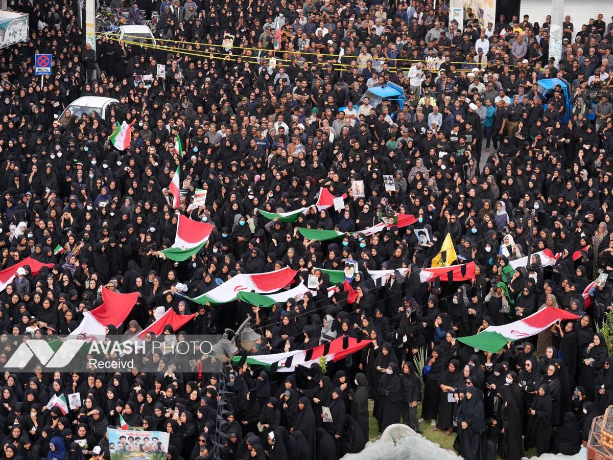 گزارش نصویری/ تشییع پیکر شهدای مدرسه میناب