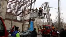 سقوط دردناک کارگر مشهدی از ارتفاع ۱۸ متری