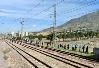 علت اختلال در مترو از زبان کارکنان: قطعات نداریم و ایمنی ضعیف است
