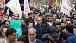 پیام مسعود پزشکیان به مردم ایران پس از راهپیمایی روز قدس/ وعده تازه گروسی درباره یک توافق هسته ای جدید/ ترامپ باز هم تهدید کرد + فیلم و عکس 