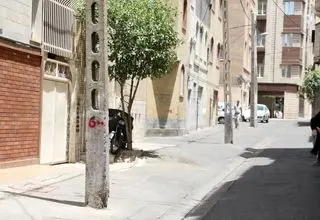 جابجایی تیرهای چراغ برق مزاحم در تهران