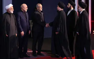 ادای احترام مقامات کشورهای خارجی به پیکر رهبر شهید ایران