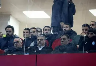 سرها در گریبان است به وقت شکست!