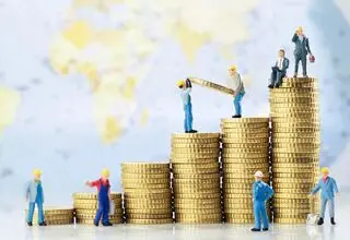 اعتراف کارشناسان به شکاف تاریخی دستمزد و معیشت؛ حتی افزایش ۱۰۰ درصدی هم کافی نیست