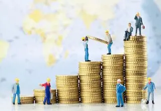 اعتراف کارشناسان به شکاف تاریخی دستمزد و معیشت؛ حتی افزایش ۱۰۰ درصدی هم کافی نیست
