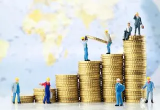 اعتراف کارشناسان به شکاف تاریخی دستمزد و معیشت؛ حتی افزایش ۱۰۰ درصدی هم کافی نیست