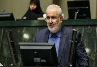 علی آبادی: در وزارت نیرو را بر روی کسی نبستیم، هر که مدعی است در روی او باز است
