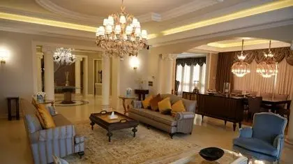 رئیسی که ویلای 8 هزار متری به کارمندش هدیه داد