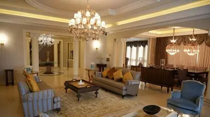 رئیسی که ویلای 8 هزار متری به کارمندش هدیه داد