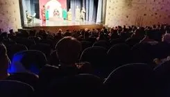بیش از یک هزار نفر طی پنج اجرا به تماشاخانه سنگلج آمدند