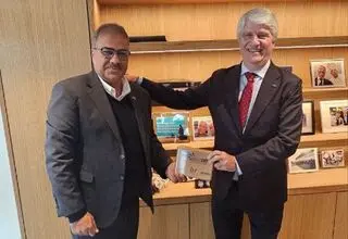 رئیس فدراسیون جهانی موتورسواری: پیشرفت زنان ایران ستودنی است