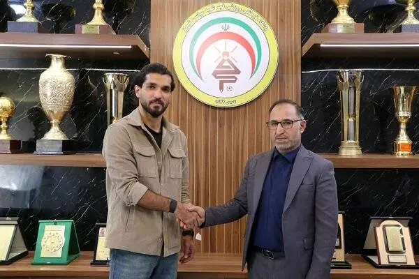 هافبک سابق استقلال شاگرد پیروز قربانی شد