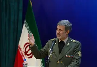 امیر حاتمی: تمایل آمریکا برای مذاکره با ایران دروغین است