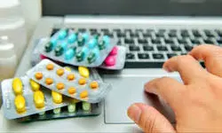 فروش آنلاین دارو باید قانونمند شود