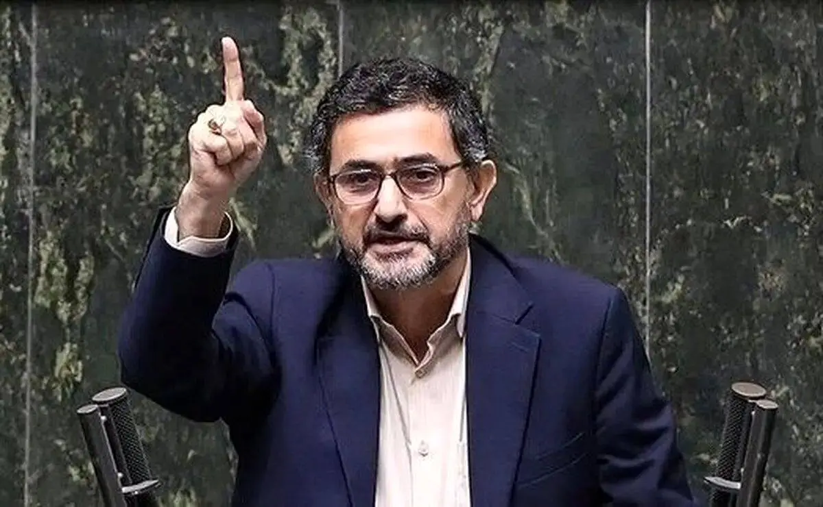 نمانیده مردم تهران: از فاصله بینِ پالایشگاه تا نیروگاه ۲ تا ۳ میلیون لیتر سوخت قاچاق می‌شود! 