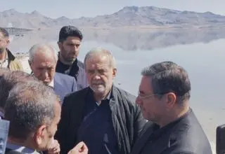 پزشکیان: برای بهبود وضعیت دریاچه ارومیه از کارشناسان خارجی استفاده می‌کنیم