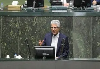 بجارزهی: سهمیه ۱۵۰ لیتری سوخت برای مردم سیستان و بلوچستان کافی نیست