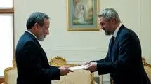 تقدیم رونوشت استوارنامه سفرای جدید سوئیس و اندونزی به عراقچی