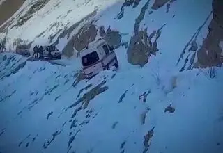 جزئیات سقوط آمبولانس به دره در کولاک برف