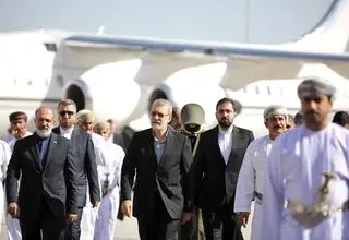 علی لاریجانی وارد مسقط شد