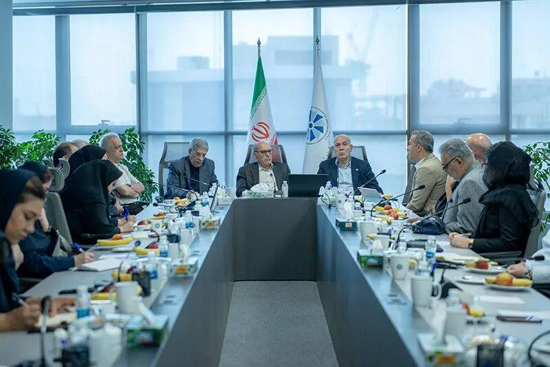 در کنار بازسازی مسکن، باید به موضوع تامین نیازهای بعدی خانوارها توجه شود